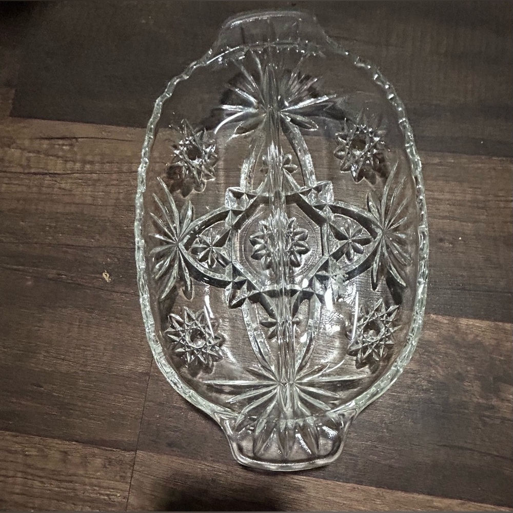 Clear Pressed Glass Serving Platter - Elegant Starburst Design